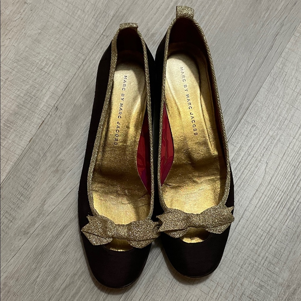 Marc by Marc Jacobs Black Flats with Gold Trim and Bow